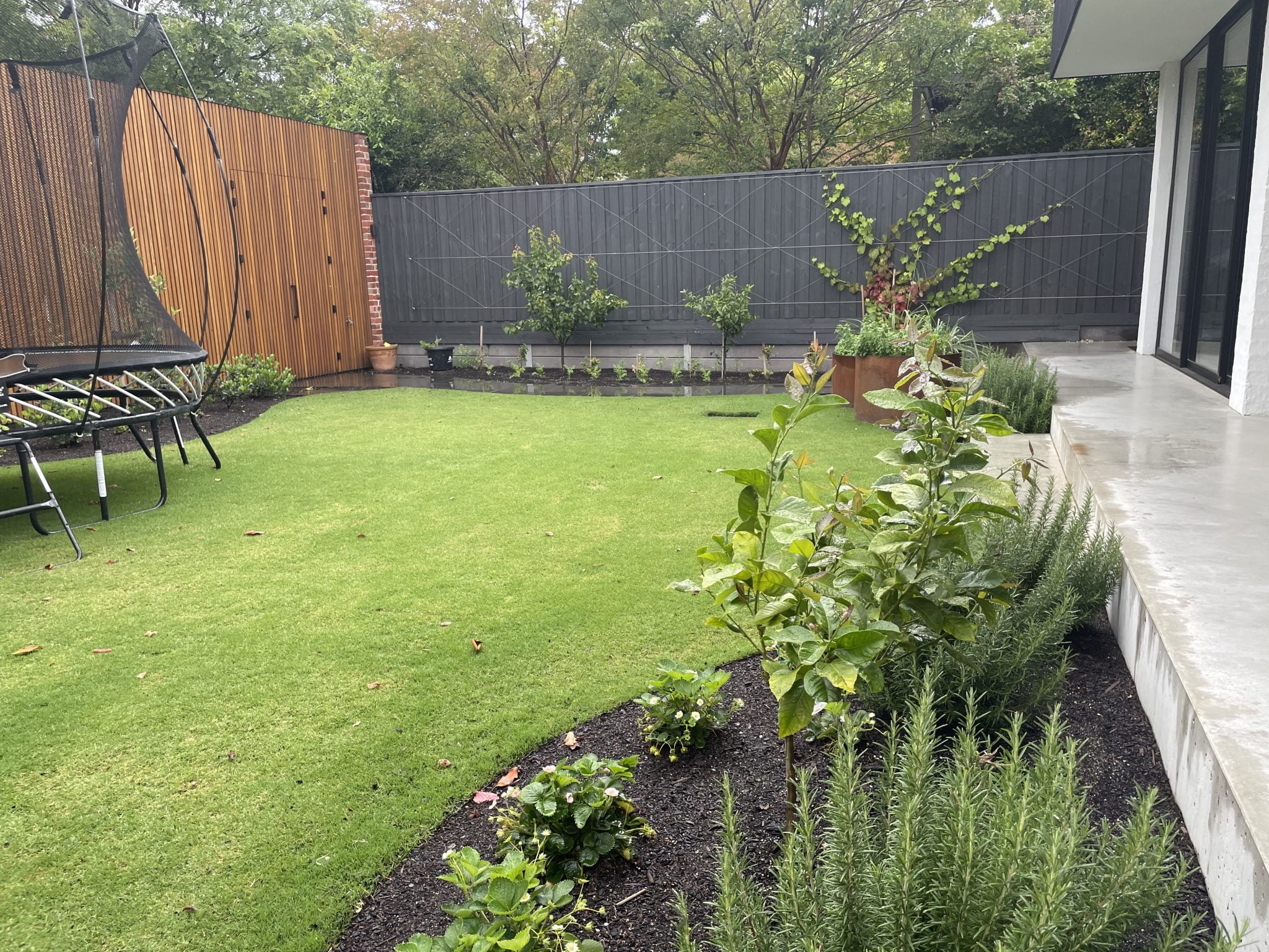 25,500ltr Water storage features previous top recycles water through lawn & totally edible garden plants selected by the owner!